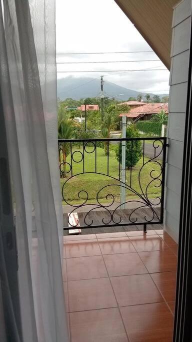 Casa De Las Rosas Volcan Arenal Ла Фортуна Экстерьер фото